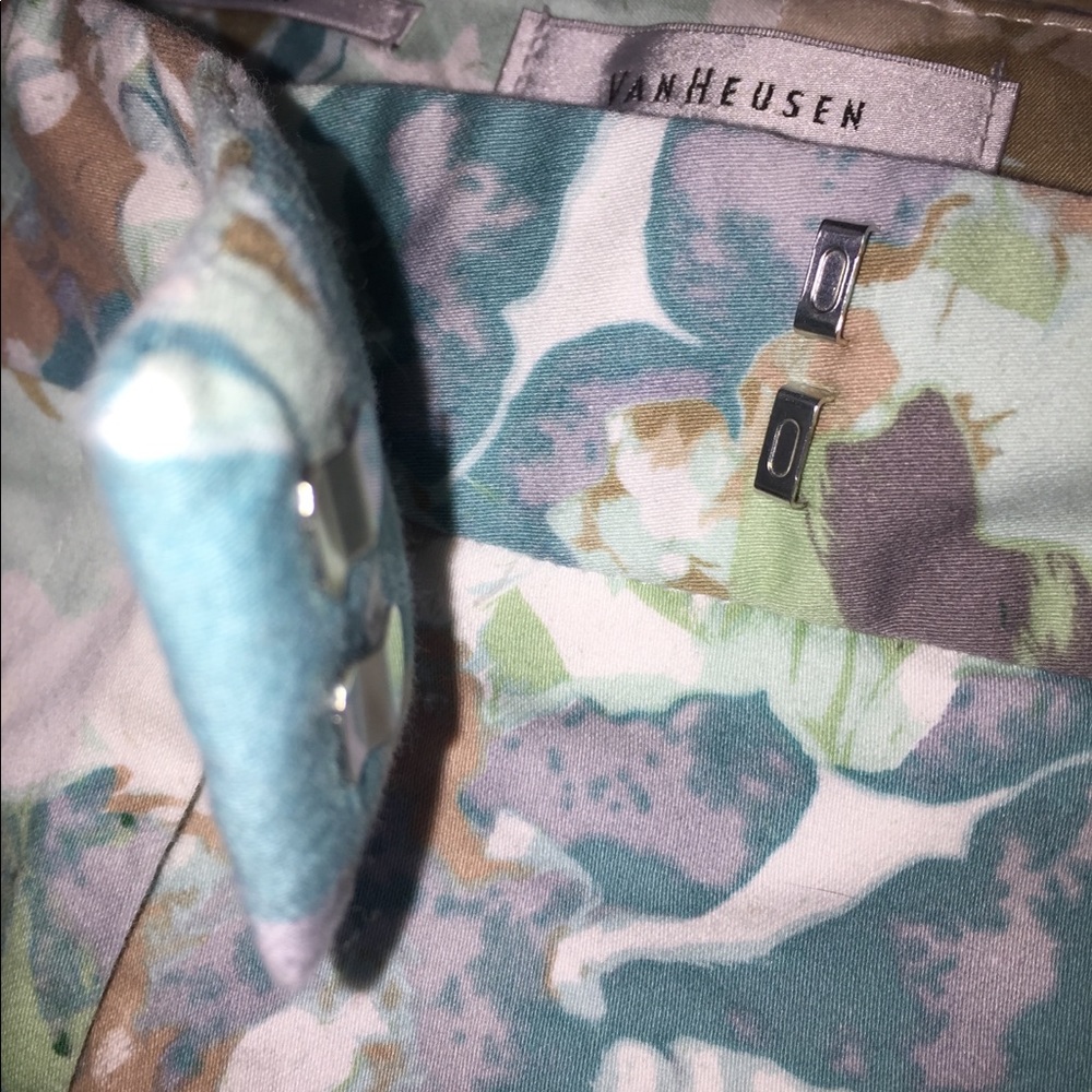 Van Heusen 3-$30🌈 - Picture 3 of 4